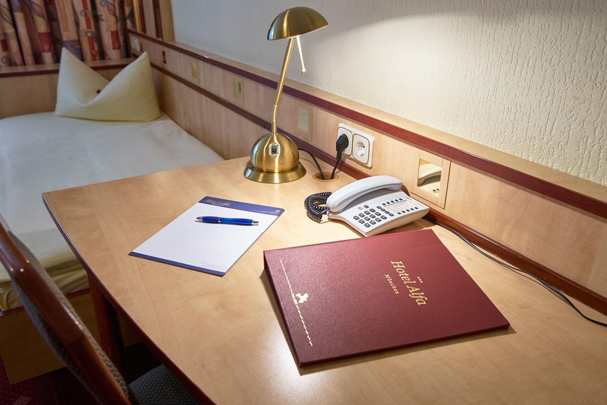 Hotel Alfa Zentrum Munchen Bagian luar foto